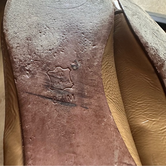 Tory Burch Gold-Tone Tan Flats - Picture 6 of 6